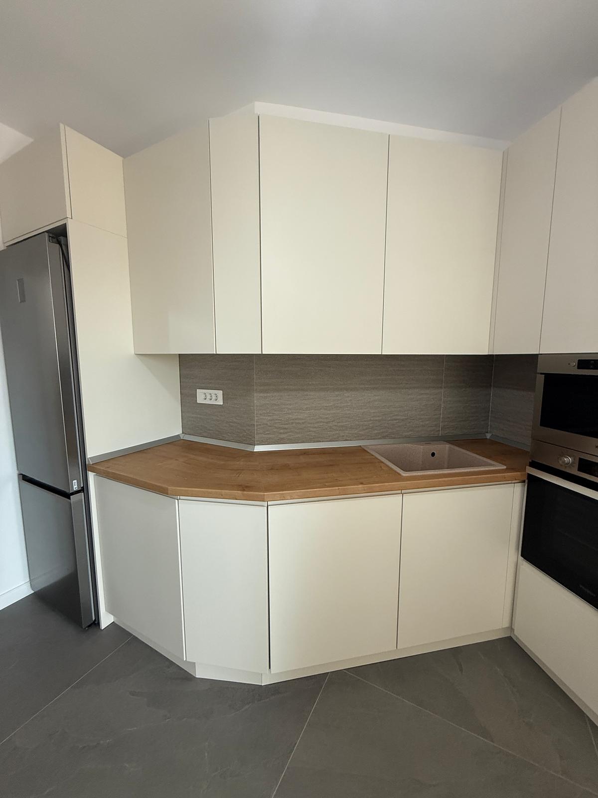 Bucătărie cu accente industriale